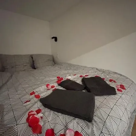 Neuf Equipe Apartmán