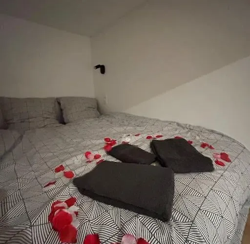 Neuf Equipe Apartment